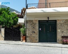 Koko talo/asunto House Rachati (Zaros, Kreikka)