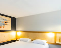 Hotel greet hôtel (Saint-Yrieix-sur-Charente, France)