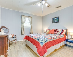 Entire House / Apartment Peaceful Alabama Vacation Rental W/ Large Deck (Jackson, USA)