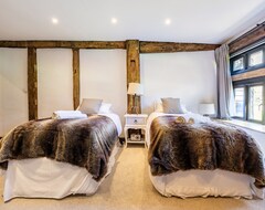Toàn bộ căn nhà/căn hộ Entertain Celebrate Relax In Luxury Barn Conversion Nr Windsor - Sleeps 17 Ppl (Taplow, Vương quốc Anh)