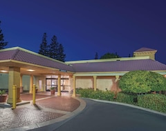 Otel Howard Johnson By Wyndham Sacramento Downtown (Sacramento, ABD)