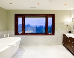 Casa/apartamento entero World Class Zen-like Private Estate With Endless Ocean Views (Bowen Island, Canadá)