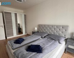 Tüm Ev/Apart Daire 2 Room Apartment, Balcony, 301 (Senec, Slovakya)