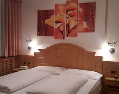 Hotelli Design Chalet Zirm (Arabba, Italia)