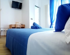 Khách sạn Mare Blu Resort (Pineto, Ý)