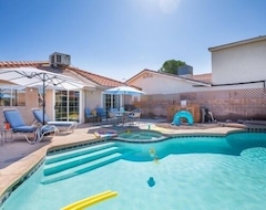Toàn bộ căn nhà/căn hộ Heated Hot Tub And Pool House (Henderson, Hoa Kỳ)