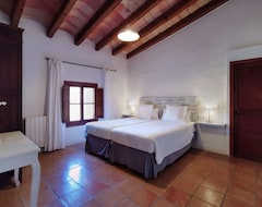 Entire House / Apartment Elegant 18th Century Finca With Pool And Wifi (Palma, Brazil)
