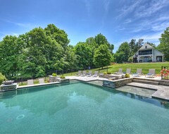 Casa/apartamento entero The Cottage! Brand New Construction And Pool! Sleeps 14 | Water Views Galore (Terrell, EE. UU.)
