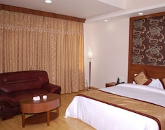 Hotel East Park (Bilaspur, India)