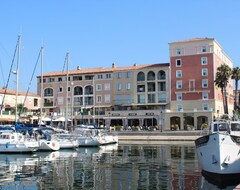 Cijela kuća/apartman Spacious T2 Sea/port At 200m With All Fiber Comfort (Port-de-Bouc, Francuska)