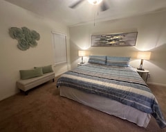 Koko talo/asunto Modern Single Family Home, 10 Mins From Downtown San Antonio, (Atascosa, Amerikan Yhdysvallat)