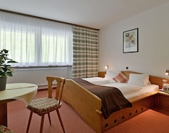 Khách sạn Hotel Garni Tirol (Walchsee, Áo)