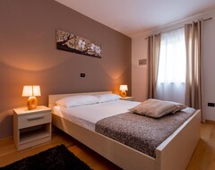 Otel Apartments Stella (Rovinj, Hırvatistan)