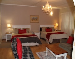 Bed & Breakfast PE Guest House (Port Elizabeth, Nam Phi)