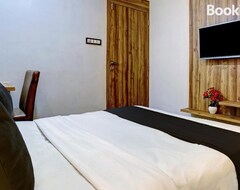 OYO Hotel Blue Inn Residence Near R City Mall (Bombay, India)