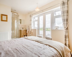 Cijela kuća/apartman 3 Bedroom Accommodation In Reedham (Brundall, Ujedinjeno Kraljevstvo)
