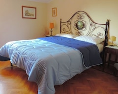Toàn bộ căn nhà/căn hộ Villa In Civitella San Paolo With 4 Bedrooms Sleeps 8 (Civitella San Paolo, Ý)
