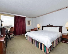 Hotel Americas Best Value Inn (Brook Park, USA)