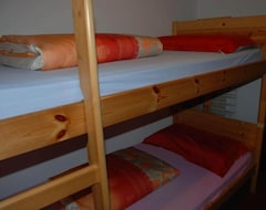 Toàn bộ căn nhà/căn hộ Vacation Home Ai Funtann In Bruzella - 4 Persons, 2 Bedrooms (Caneggio, Thụy Sỹ)