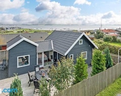 Toàn bộ căn nhà/căn hộ Dejligt  Sommerhus Med Havudsigt I Naturskont Omrade (Munkebo, Đan Mạch)