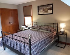 Hotel The Farmhouse: All Season Family Home (Niagara-on-the-Lake, Canada)