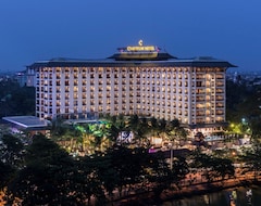 Hotel Chatrium Royal Lake Yangon (Rangun, Burma)