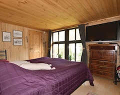 Toàn bộ căn nhà/căn hộ 4 Bedroom Accommodation In Mellerud (Dals-Ed, Thụy Điển)