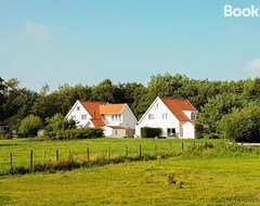 Cijela kuća/apartman Countryside Bliss: Historic Cottage By The Sea (Burgh-Haamstede, Nizozemska)