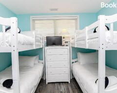 Entire House / Apartment Chillaxin (condo): 3 Br / 2 Ba Condo In Virginia Beach, Sleeps 10 (Virginia Beach, USA)