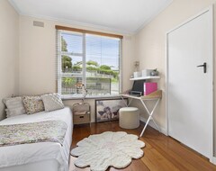 Cijela kuća/apartman Split Level Home With Pool/spa Close To River/cbd (Belmont, Australija)