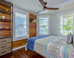 Cijela kuća/apartman Coastal Loving @ Old Town Chic 4br Home & Pool + Last Key Services... (Key West, Sjedinjene Američke Države)