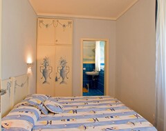 Casa/apartamento entero Historic Villa, 1 Km To The Beach, 500m To The City (Riva del Garda, Italia)