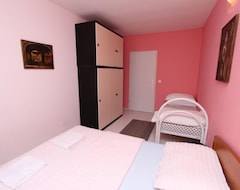 Khách sạn Apartments Lora (Rovinj, Croatia)