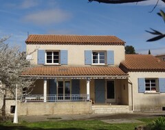 Cijela kuća/apartman South Facing Family Villa With Views Of The Scrubland (Cabrières, Francuska)