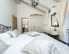 Koko talo/asunto Villa Mek, 3 Bedroom, Pool, Tennis Court, Jacuzzi, Sauna, Garden, Privacy (Novigrad, Kroatia)
