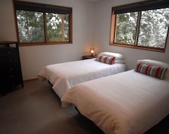 Otel Bears Den Mountain Lodge (Hakuba, Japonya)