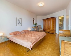 Cijela kuća/apartman Lovely Apartment For 4 Guests With Wifi, Tv, Balcony, Pets Allowed And Parking (Ascona, Švicarska)