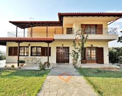 Koko talo/asunto Halkidiki Family Villa-Garden (Nea Moudania, Kreikka)