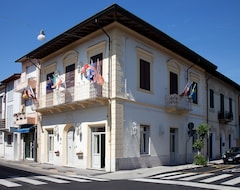 Khách sạn Hotel La Petite Maison (Viareggio, Ý)