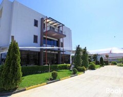Hotelli White Palace (Gjirokastra, Albania)