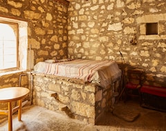 Hotel Arolithos Traditional Cretan Village (Tylissos, Greece)