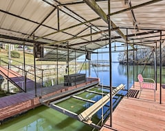 Entire House / Apartment New! Peaceful Lakeside Retreat: Hot Tub & Dock! (Abbeville, USA)
