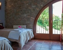 Cijela kuća/apartman Rural House Integrates Mas Serrat De La Teia For 10 People (San Juan de las Abadesas, Španjolska)