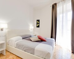 Khách sạn Dolce Luxury Rooms (Rome, Ý)