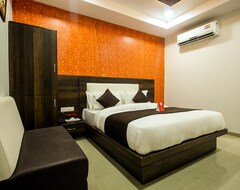 Khách sạn OYO 8864 Hotel Royal City (Ahmedabad, Ấn Độ)