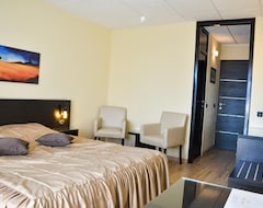 Khách sạn Hotel Novi Sad (Novi Sad, Séc-bia)