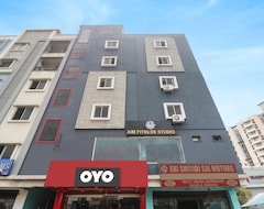Khách sạn Oyo Flagship 81536 Hotel R Square Grand (Hyderabad, Ấn Độ)