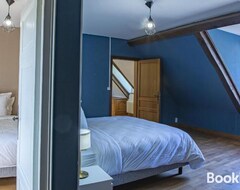 Cijela kuća/apartman Le Domaine De Baracas - Gite Pour 14 Avec Piscine (Huisseau-sur-Mauves, Francuska)
