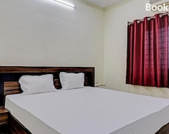 Khách sạn Oyo 81475 Hotel Midway Treat Dhar (Dhar, Ấn Độ)