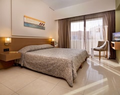 Khách sạn Atlantica Amalthia Beach Hotel - Adults Only (Agia Marina, Hy Lạp)